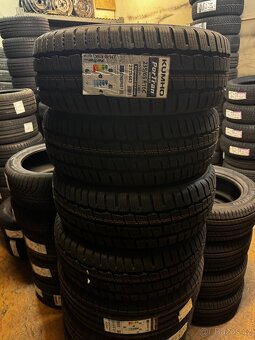 235/65 R16C Kumho zimní pneu sada, 4ks - 2