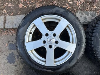 Sada zimních pneu Pirelli 7mm s ALU 16” disky - 2