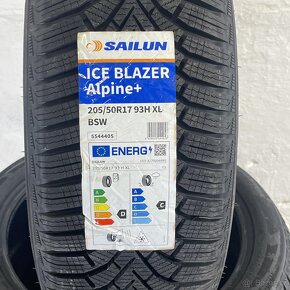 NOVÉ Zimní pneu 205/50 R17 93H Sailun - 2