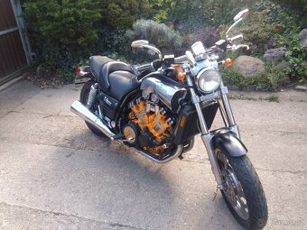 Yamaha V MAX - 2