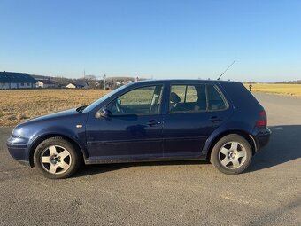 Volkswagen Golf 1,6 HIGHLINE - 2