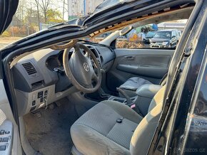 Toyota Hilux 2008 2.5 D4D 88 kW- zdravá korba - 2