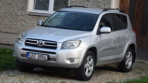 TOYOTA RAV4, nová STK, kamera, tažné, 2 disky, zatmav. skel - 2