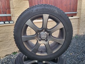 Prodám sadu zimních pneu 215/55R17 - 5x114,3 - DOT3122 - 2