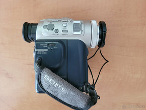 Mini DV kamera SONY DCR-PC100E - 2