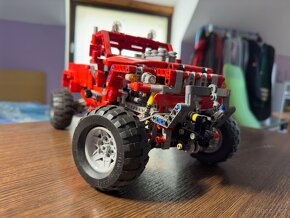 LEGO Technic - Červený pick up - 2