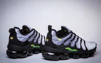 NIKE Air VaporMax PLUS 2019 "Neon Green" - 2