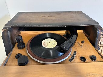 Retro gramofon + 20 vinyl desek - 2