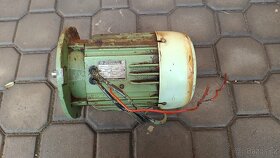 Přírubový Elektromotor VEM 0,8/1,1KW  průměr hřídele 18mm - 2