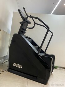 Technogym Artis Step Black edition- schodový trenažer - 2