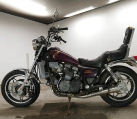 Honda VF 750 magna - 2