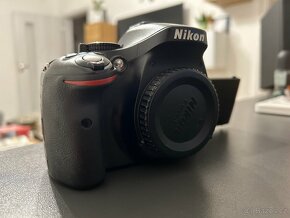 Nikon D5200 - na díly nebo opravu pro hračičku - 2