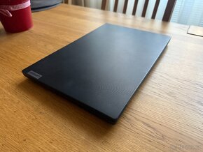 LENOVO IDEAPAD i3 1215U 1200 MHz 15“ FHD pěkný - 2