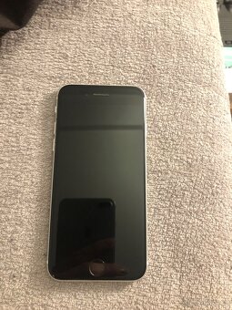 iPhone SE 2020 64 GB - 2