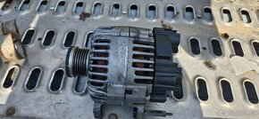 Alternator skoda fabia II 1.2 tsi 03f903023E - 2