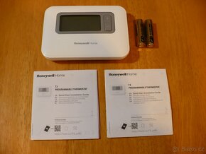 Termostat prostorový Honeywell T3 - digitální, drátový - 2