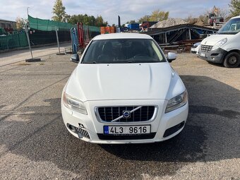 Volvo V70 III 2.4 D5 - náhradní díly - 2