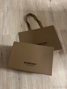 Burberry krabice a tašky - 2