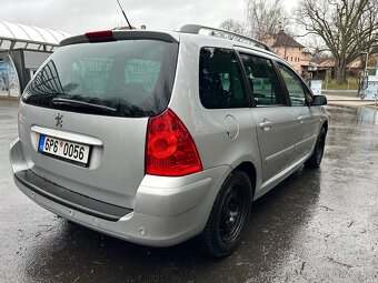 Peugeot 307 combi,1,6 Hdi,208 tis km,7.místné - 2