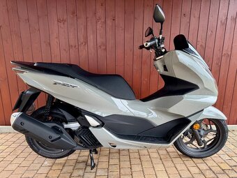 ZAMLUVENO - Honda PCX 125 r.v. 2023-stav nového motocyklu - 2