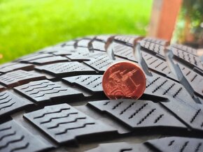 235/45 R18 Nokian zimní DOT 20/23 - 2