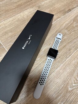 Apple Watch 3 42mm Nike+ - 2