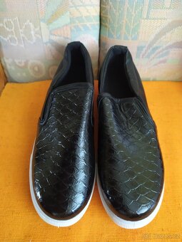 DÁMSKÉ NOVÉ ČERNÉ SLIP-ON BOTY VEL.36 - 2