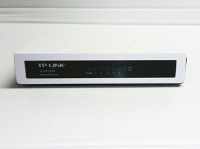 TP-LINK TL-SF1005D, Stolní pětiportový LAN switch - 2