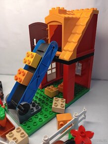 Lego duplo 4975 Farma s dopravníkem

 - 2