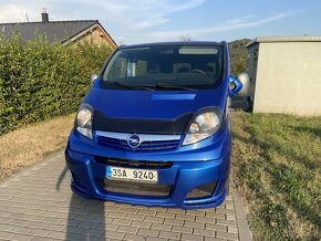 Opel Vivaro 2.5cdti 107kw - 5 míst, výhřevy, pdc, tažné - 2