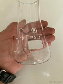 Baňka kuželová Erlenmeyerova širokohrdlá Fisherbrand 250 ml - 2