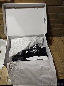 Jordan 4 white thunder - 2