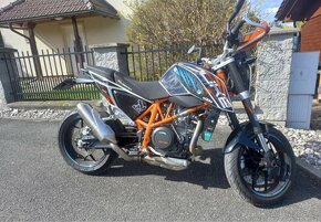 KTM DUKE 690 - ROK BAGAROS - 2