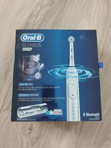 Elektrický kartáček Oral-B 10000n genius - 2