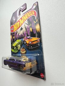 Hot Wheels Chevy Impala ‘64 Halloween - 2