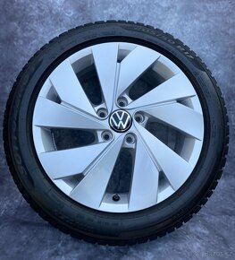 Originální Alu kola 5x112 VW Golf 205/50/17 DOT22 - 2