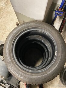 GoodYear 225/55 r16 zimní - 2