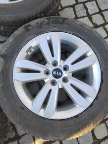 Prodám orig alu 17 Kia Sportage 5x114,3 ET 48,5 zimní pneu - 2