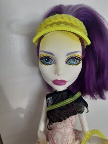 Monster High Spectra Ghoul Sports - 2