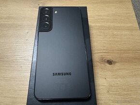 Prodám Samsung Galaxy S22 8/128 v černé barvě - 2