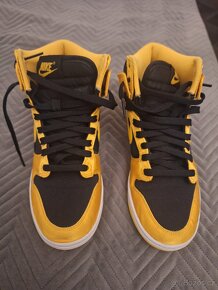 Nike Dunk Varsity Maize - 2