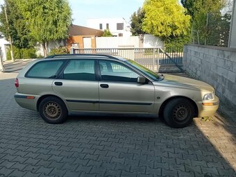 Volvo v40 2001 - 2