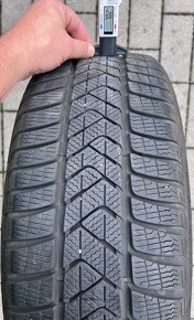 215/50 R18 - 4x zimní Pirelli 6-7mm - 2