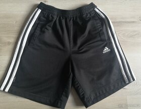 KRAŤASY zn. ADIDAS vel. 140 - 2