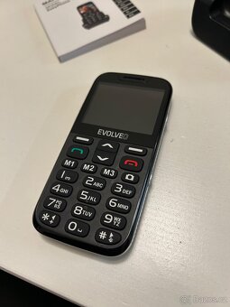 mobil pro seniory Evolveo EasyPhone XR se stojaánkem - 2