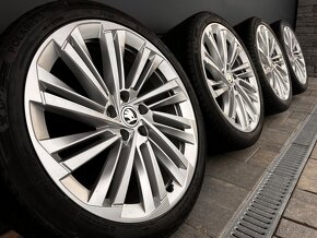 Zimní sada Škoda Superb s pneu 235/40 r19 Barum - 2