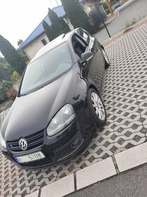 VW Golf 5 / LPG-málo jetý - 2