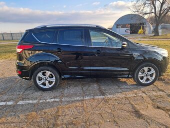 Kuga 4x4 132 kW automat  109000km - 2