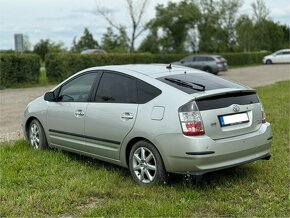 Toyota Prius HYBRID (2005) - 2