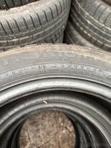 Sada zimních pneu 195/55 R16 - Nokian a Continental - 2